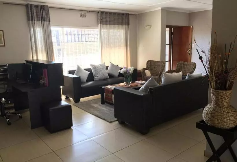 ペンション African Kingdom Guest House