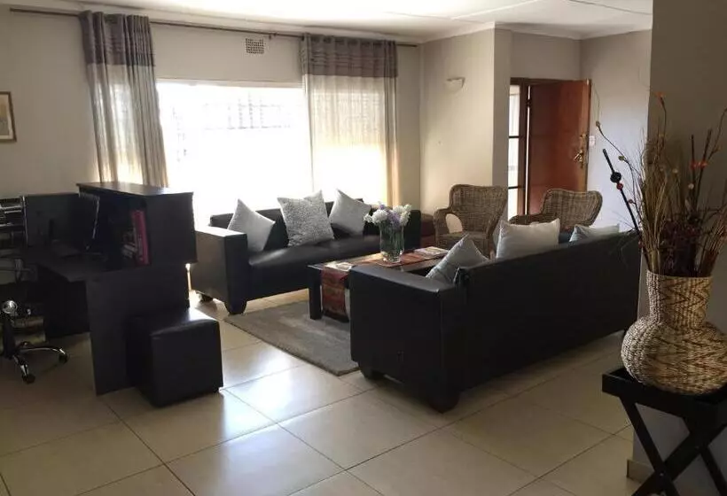 ペンション African Kingdom Guest House