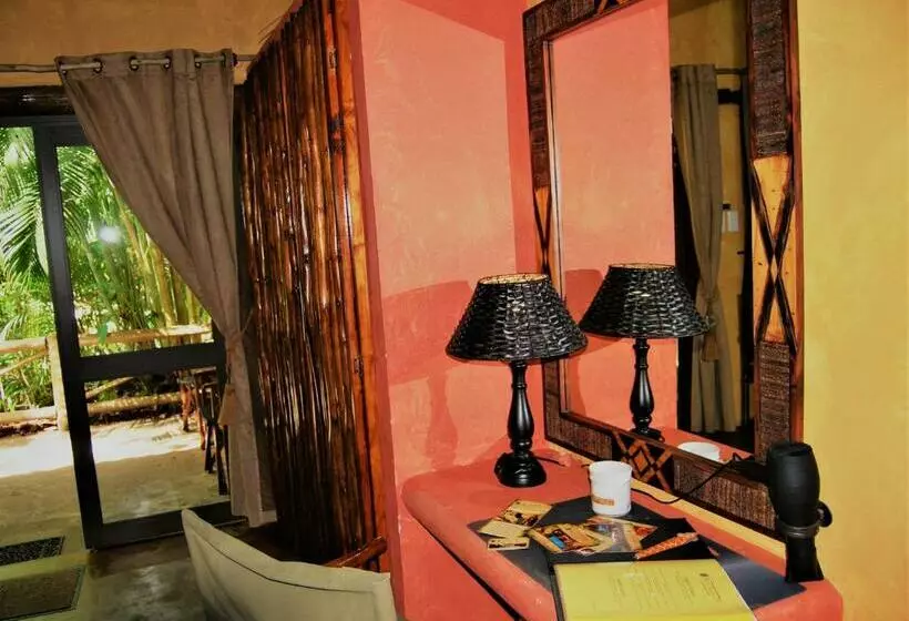 Majatalo Kwalucia Private Safari Retreat