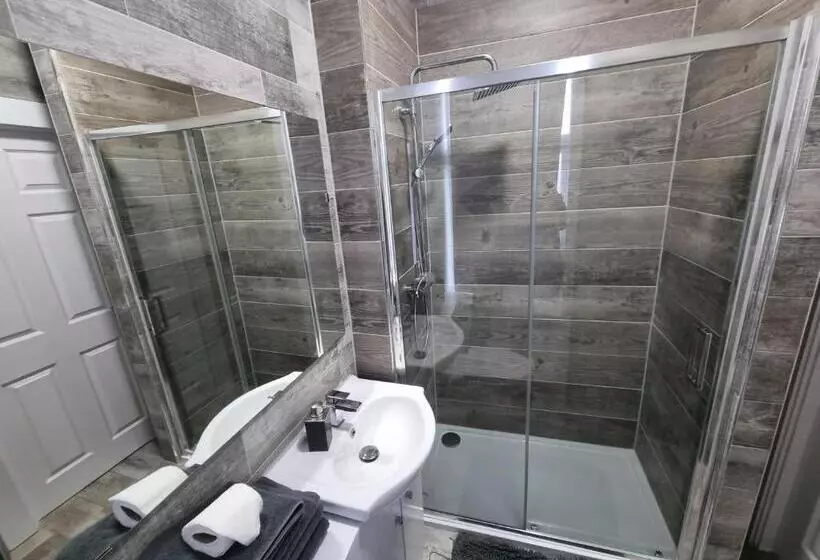 Majatalo Windsor House