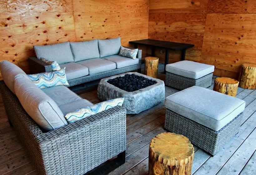 Resort Red Cariboo Apartments