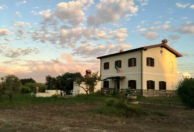 تختخواب و صبحانه Antic Etrurian Inn