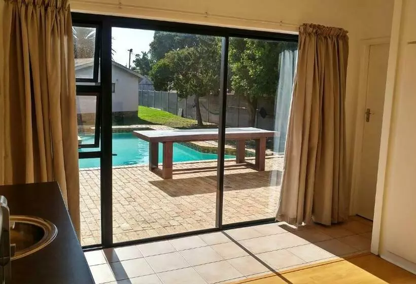 Majatalo Blouberg Beach Retreat