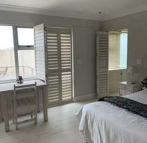 Majatalo Oceansnest Guest House