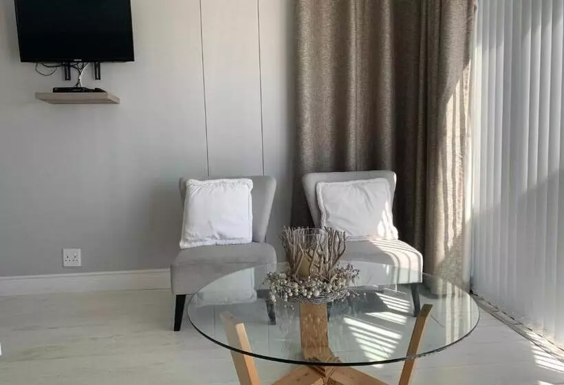 Majatalo Oceansnest Guest House