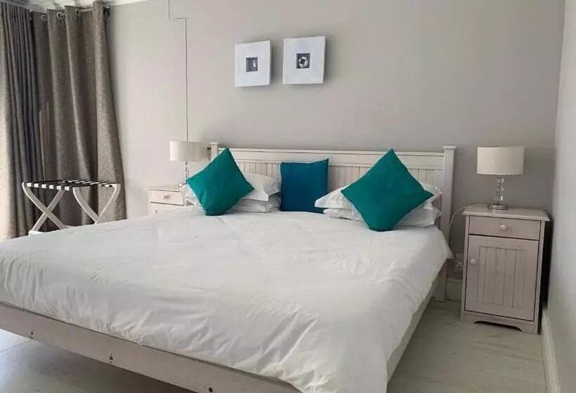 Majatalo Oceansnest Guest House