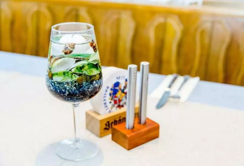 Majatalo Taverna Unik