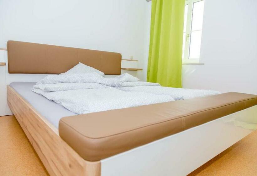 ペンション Taverna Unik