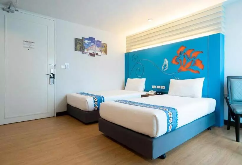 ホテル Days Inn By Wyndham Patong Beach