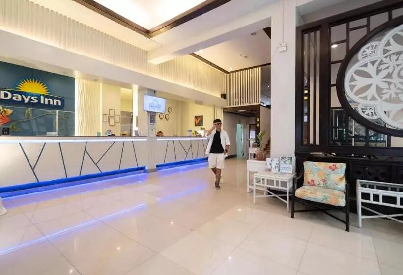 ホテル Days Inn By Wyndham Patong Beach