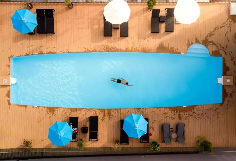 ホテル Days Inn By Wyndham Patong Beach