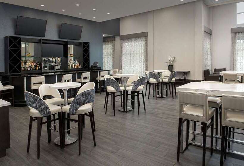 ホテル Embassy Suites By Hilton Birmingham Hoover