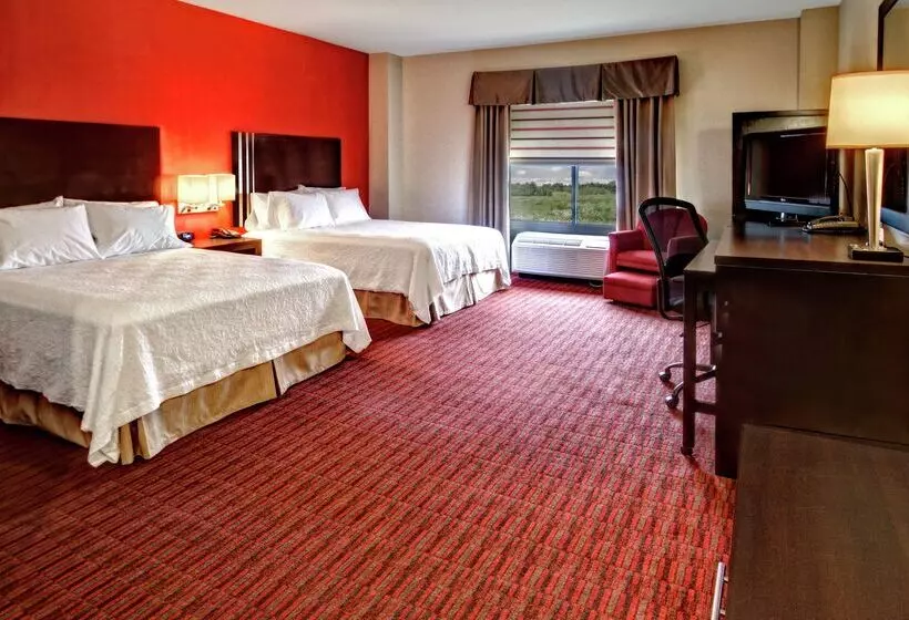 Отель Hampton Inn & Suites Lebanon