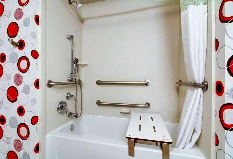 호텔 Hampton Inn Birmingham Leeds