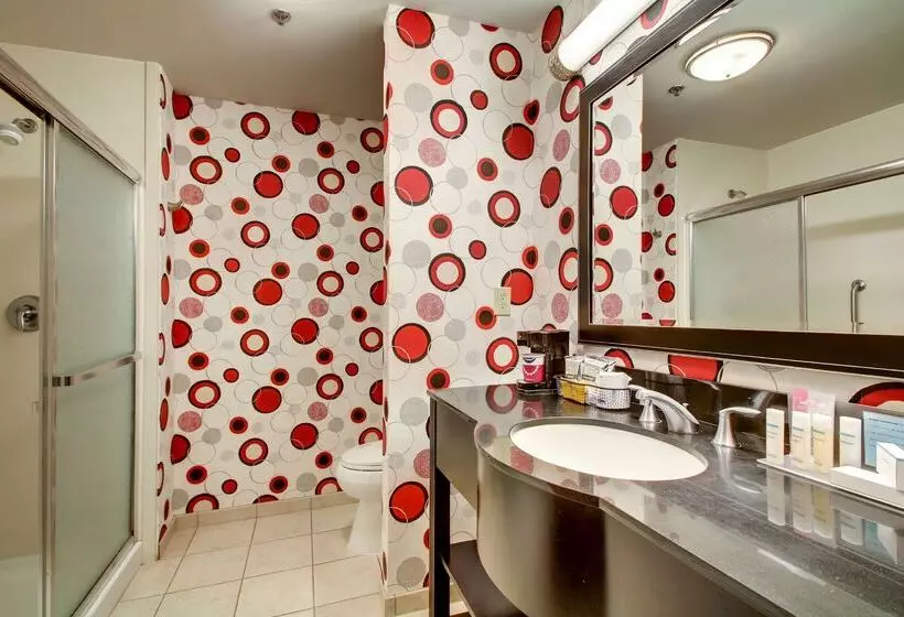 호텔 Hampton Inn Birmingham Leeds