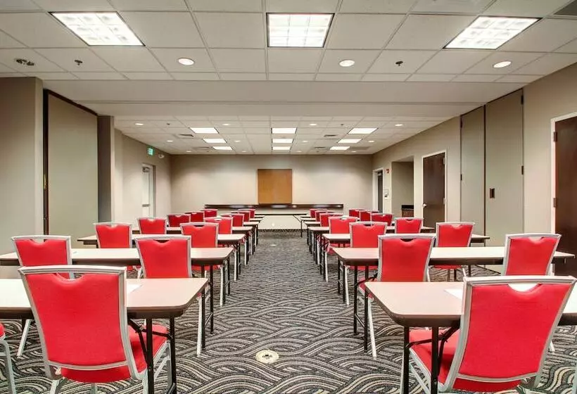 호텔 Hampton Inn Birmingham Leeds