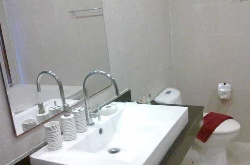 فندق Lae Lay Suites