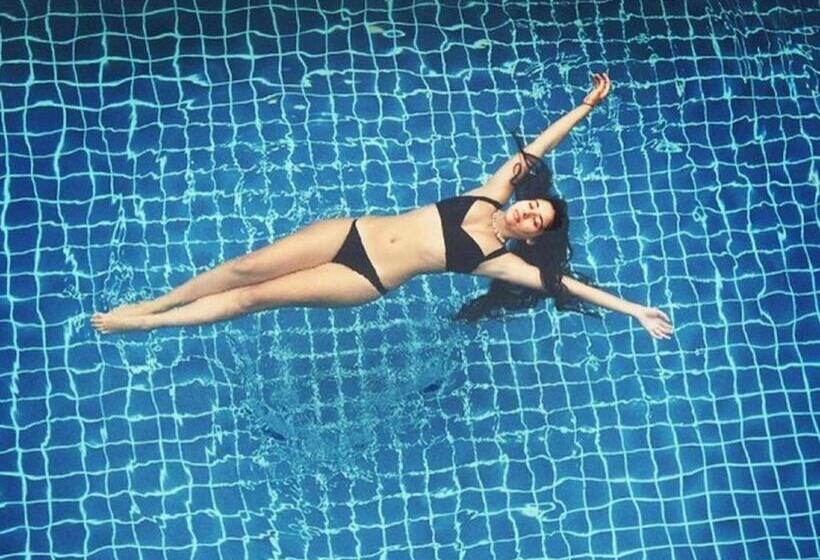 فندق Lae Lay Suites