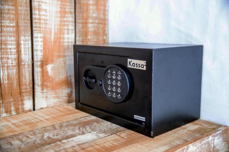 בית מלון כפרי Lime N Soda Beachfront Resort