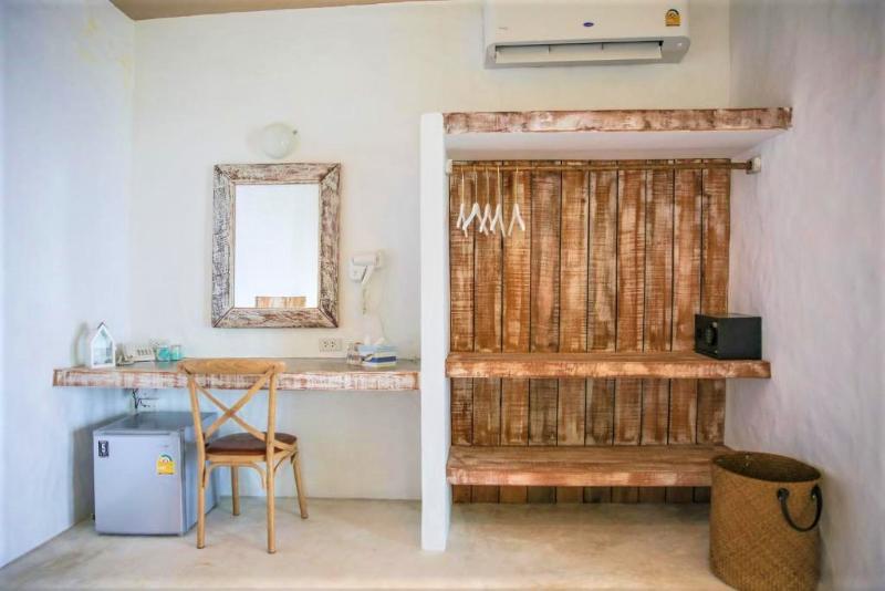 בית מלון כפרי Lime N Soda Beachfront Resort