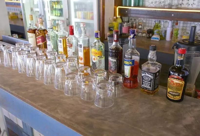 בית מלון כפרי Lime N Soda Beachfront Resort