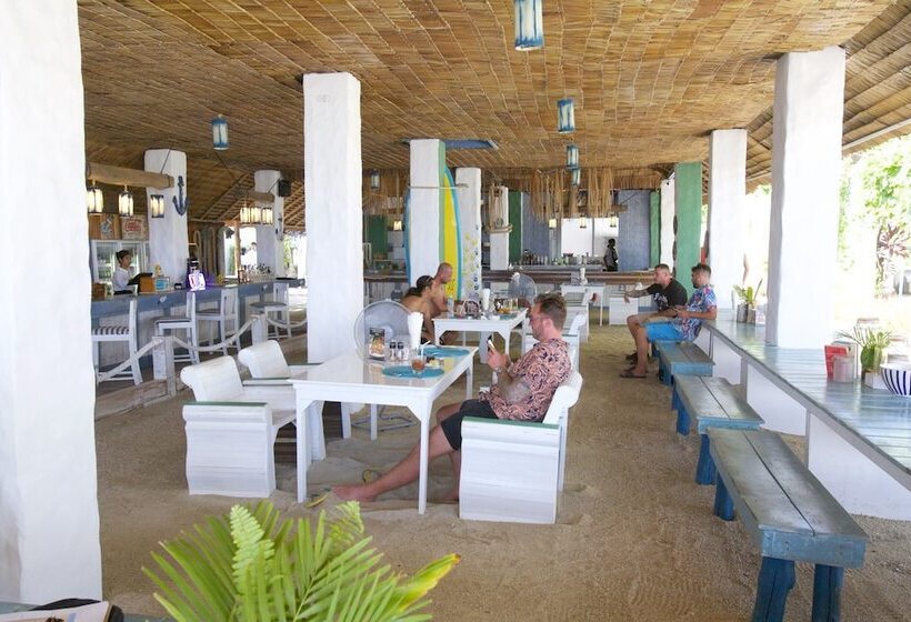 בית מלון כפרי Lime N Soda Beachfront Resort