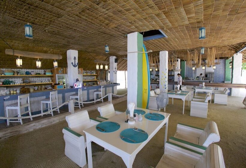 בית מלון כפרי Lime N Soda Beachfront Resort