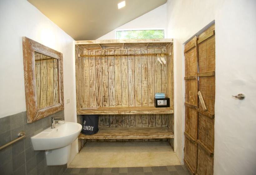 בית מלון כפרי Lime N Soda Beachfront Resort