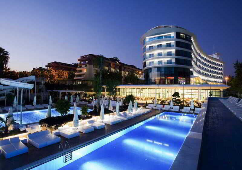 فندق Q Premium Resort