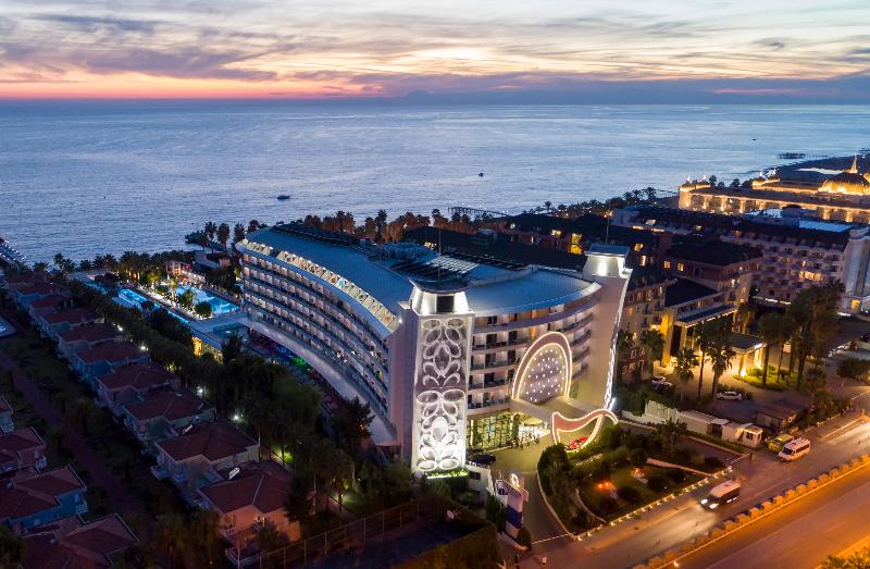 فندق Q Premium Resort