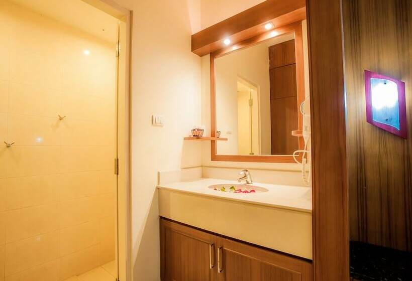 Kata Blue Sea Resort