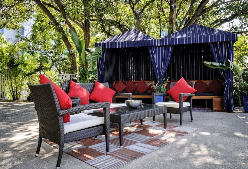 Tradewinds Apartment Hotel Miami Beach