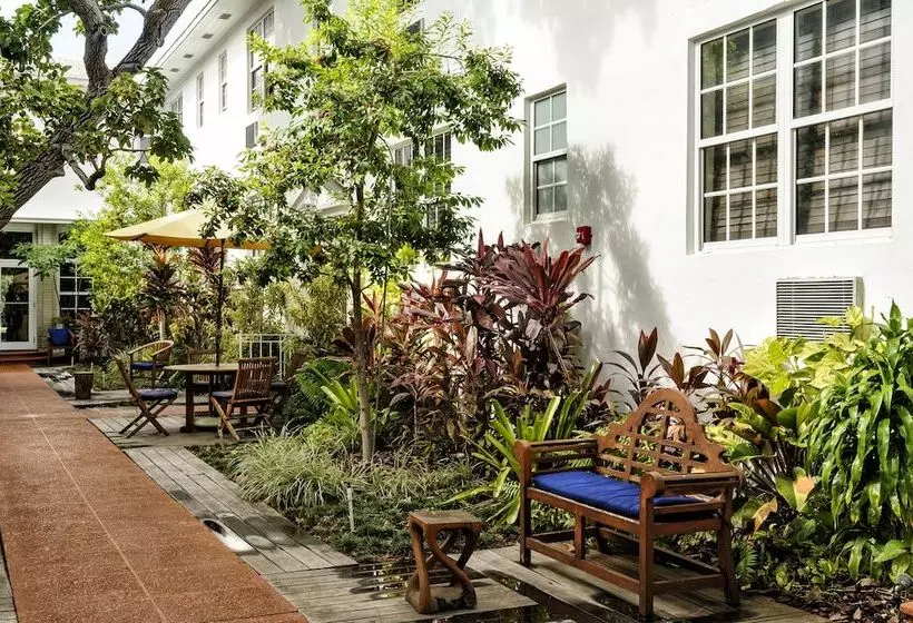 Tradewinds Apartment Hotel Miami Beach