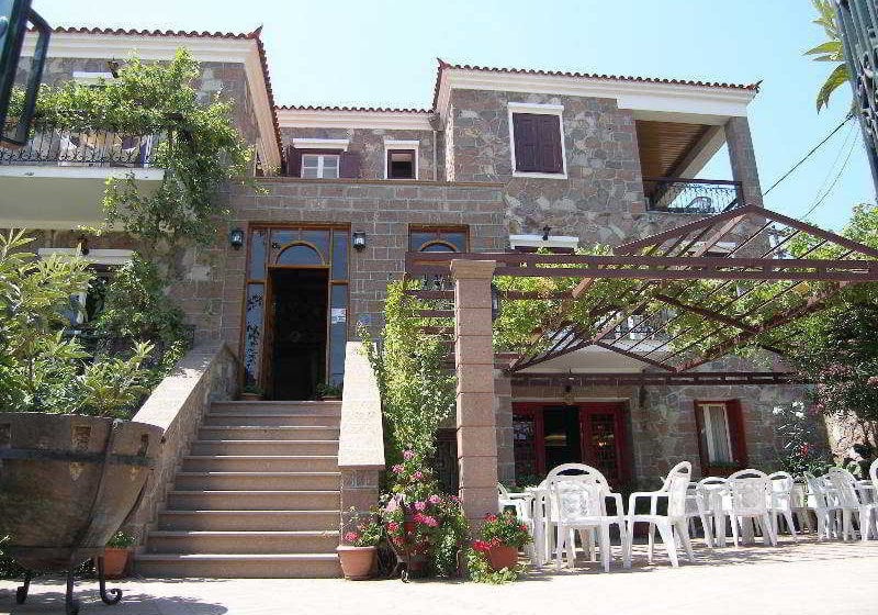 Villa Iris Hotel
