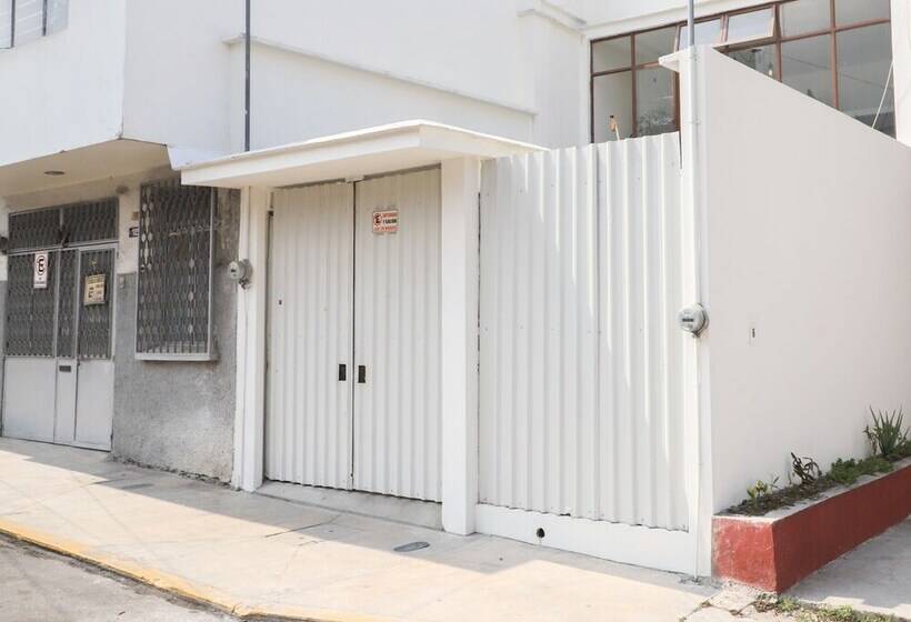 فندق صغير Base Camp México