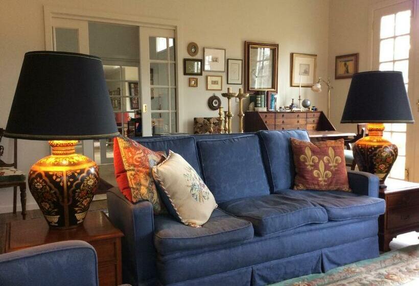 مبيت وإفطار Hollyoak