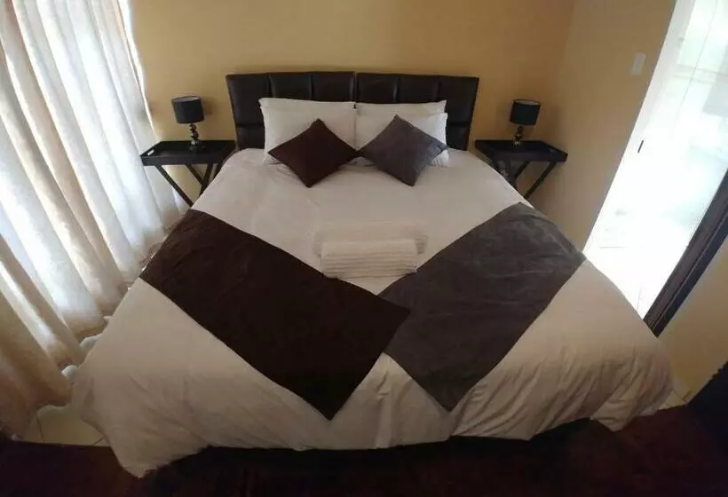 Majatalo 22 On Nicol