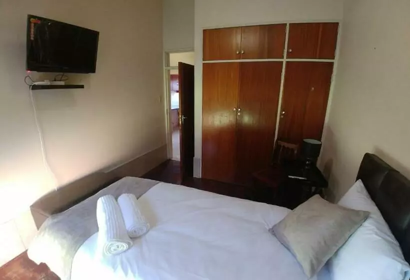 Majatalo 22 On Nicol