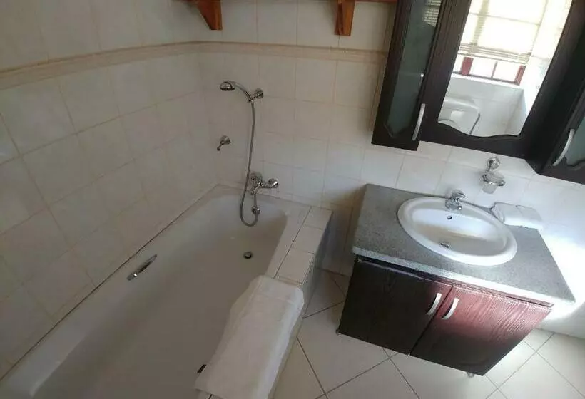 Majatalo 22 On Nicol