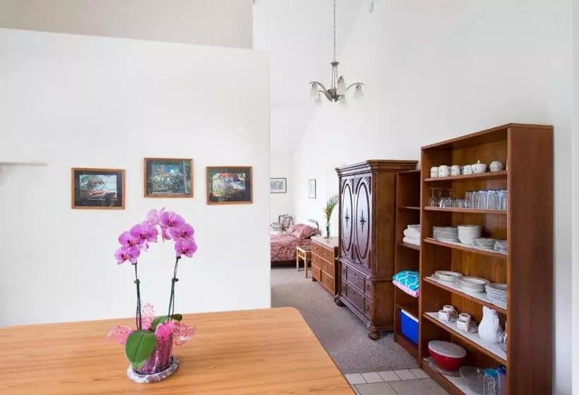 Majatalo Bears  Place Guest House