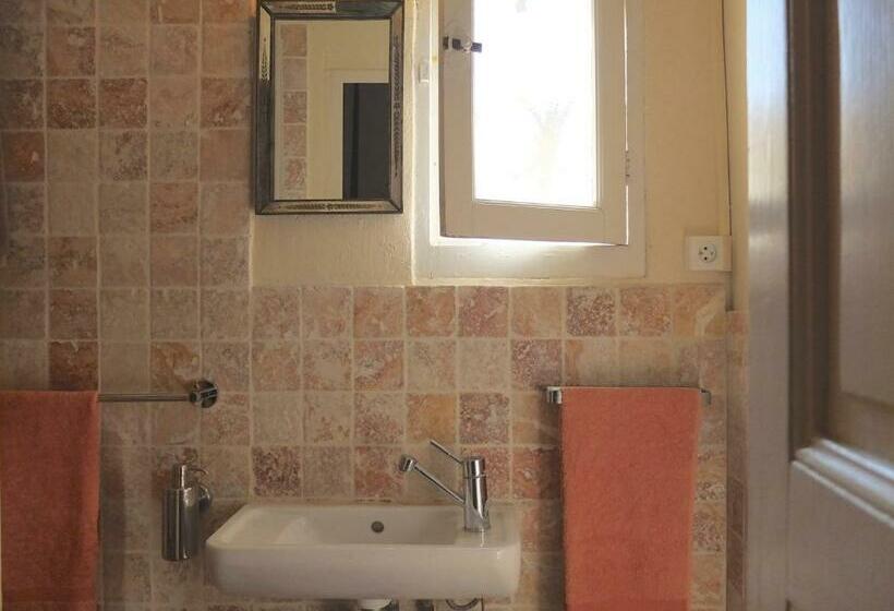 تختخواب و صبحانه Arles Bienvenue