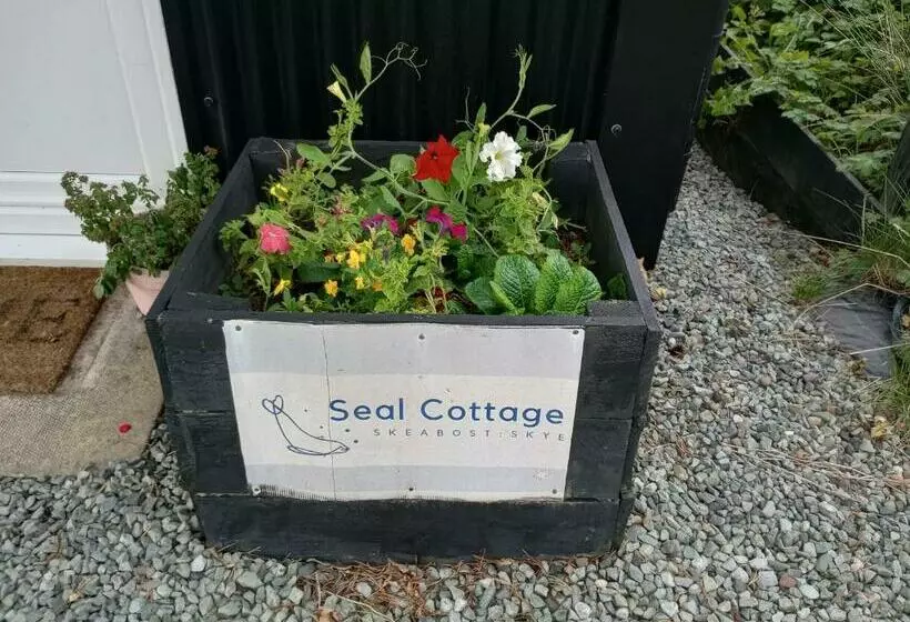 تختخواب و صبحانه Seal Cottage