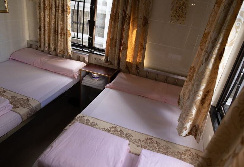 هاستل Om Guest House