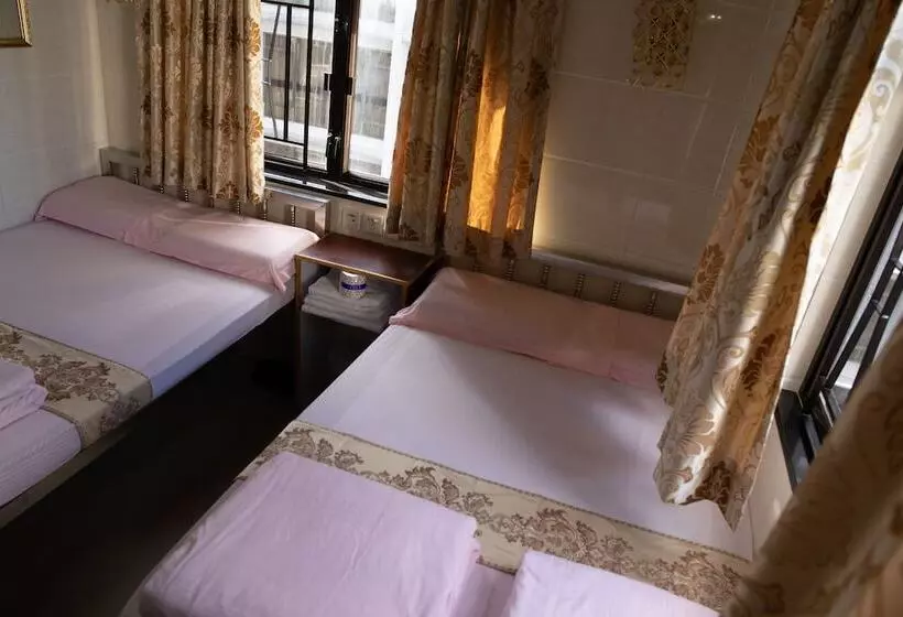 هاستل Om Guest House