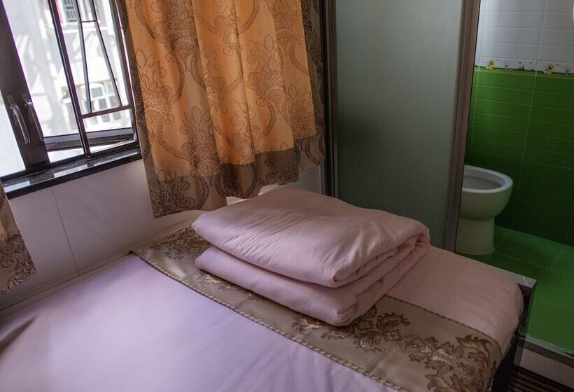 هاستل Om Guest House