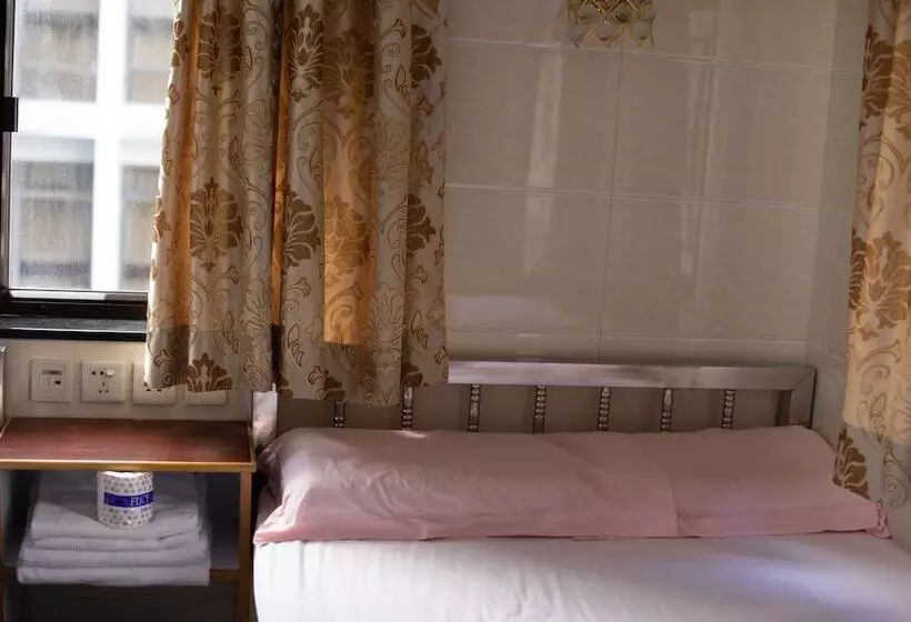 هاستل Om Guest House