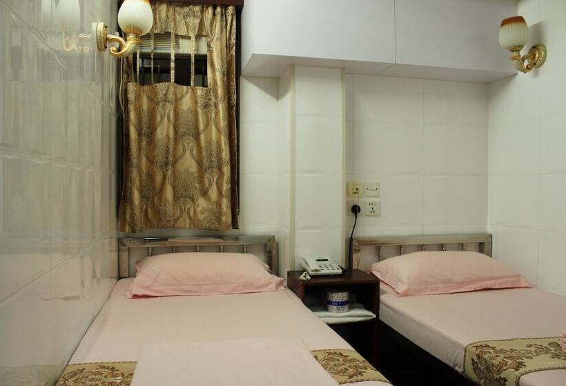هاستل Om Guest House