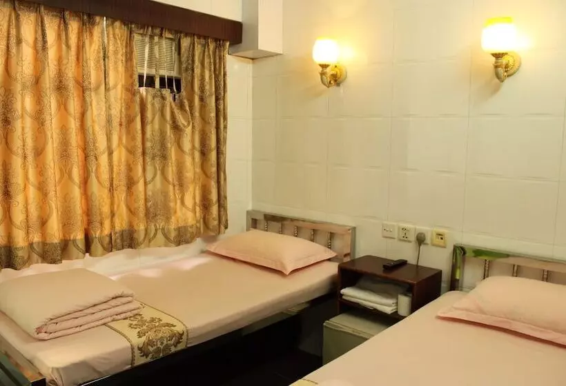 هاستل Om Guest House