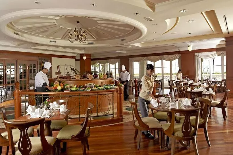 בית מלון כפרי Avillion Admiral Cove