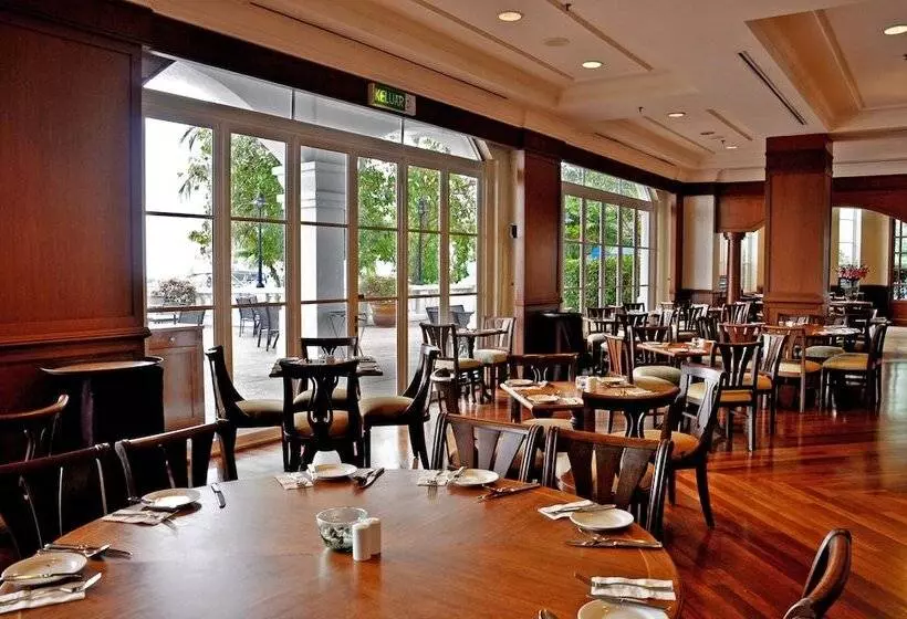 בית מלון כפרי Avillion Admiral Cove